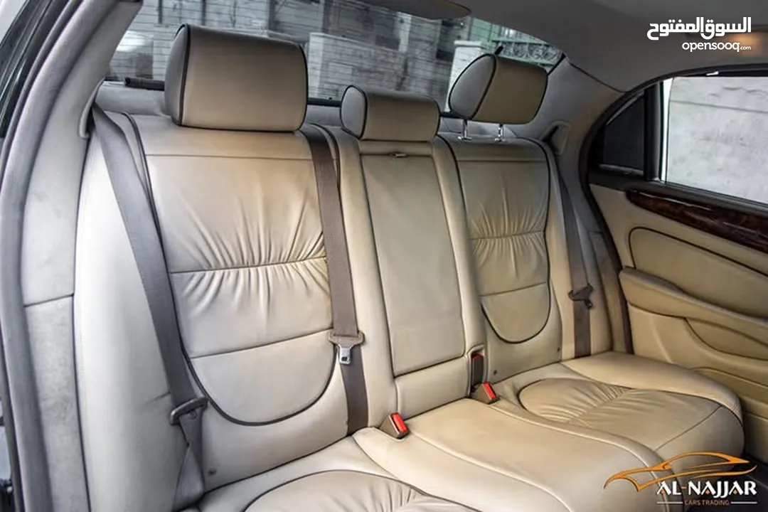 Jaguar Xj8 2005  السيارة مميزة جدا