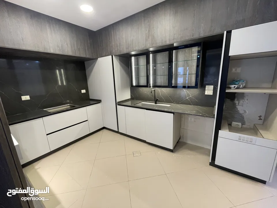 شقة للايجار في الصويفية ( Property 40726 ) سنوي فقط