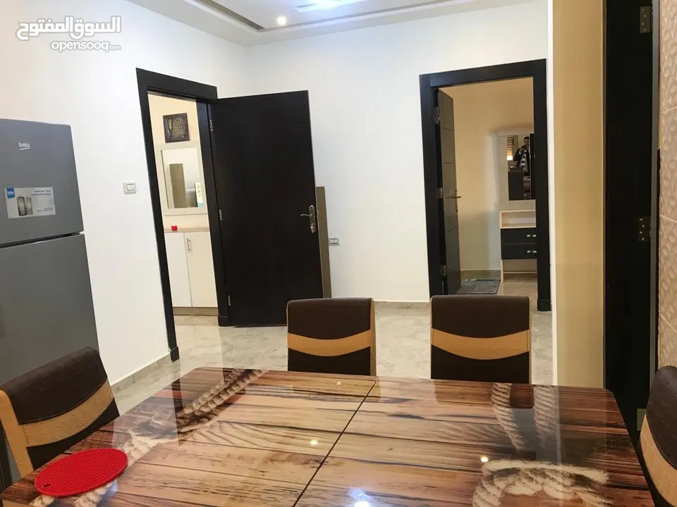 شقة راقية مفروشة للإيجار مقابل البوابة الشمالية - Modern furnished apartment for rent