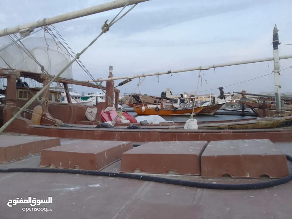 لنش للبيع فيبر طوله 55 قدم