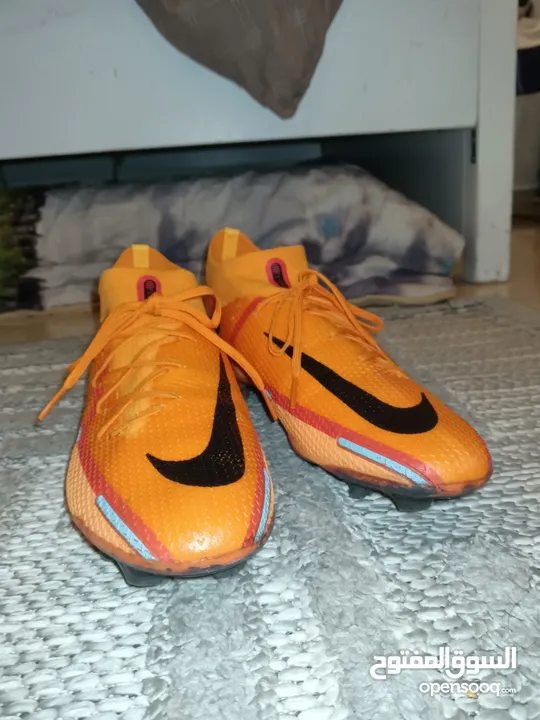 Nike phantom orange