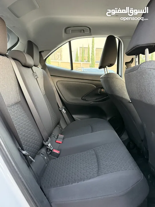 تويوتا ياريس كروس ترخيص 2022 محرك 1500 هايبرد جير أوتوماتيك 172 حصان