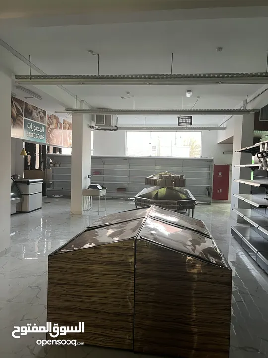 هايبر ماركت للبيع مع تجهيزاته ‏hypermarket for sale