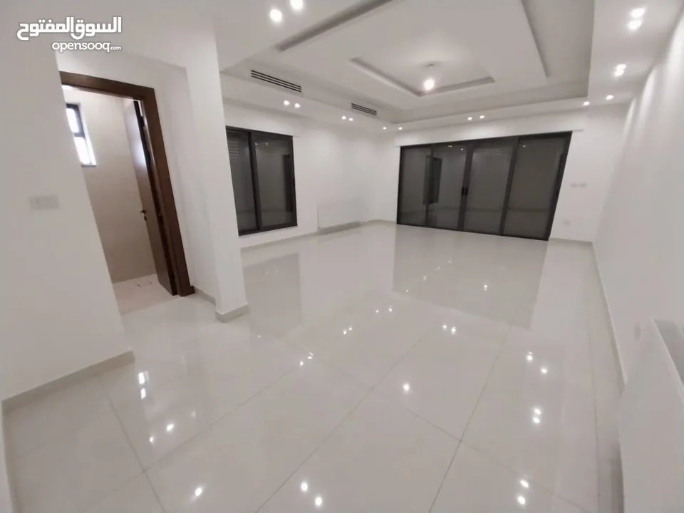 شقة غير مفروشة للإيجار ( Property 39966 ) سنوي فقط