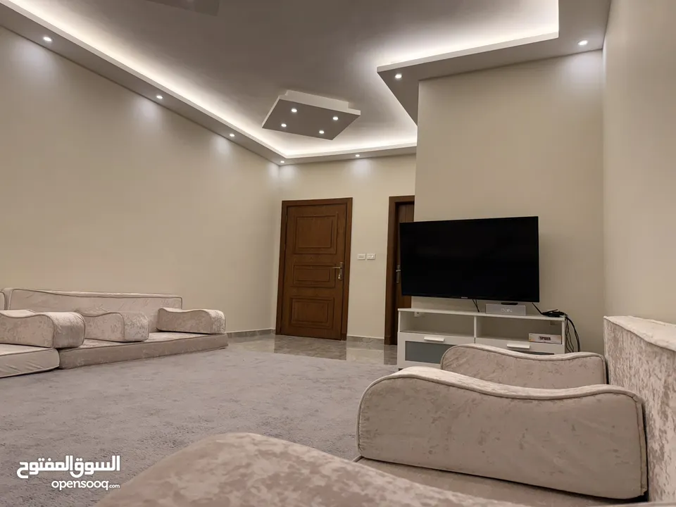 شقه مفروشه للإيجار منطقه الجبيهه ( ام زويتينه) مجهزه بالكامل