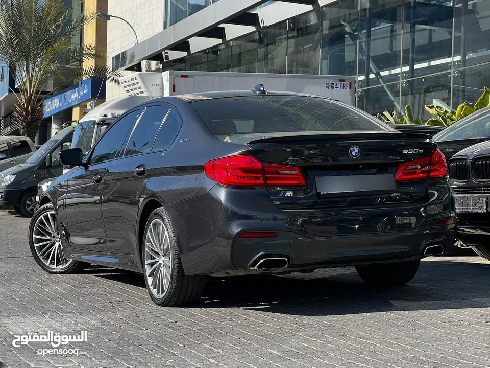 بي ام دبليو الفئة الخامسة بلج ان هايبرد ام سبورت 2018 BMW 530e Plug-In Hybrid M Sport Package