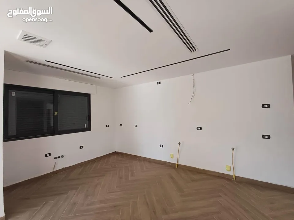 شقة فاخرة لم تسكن بعد