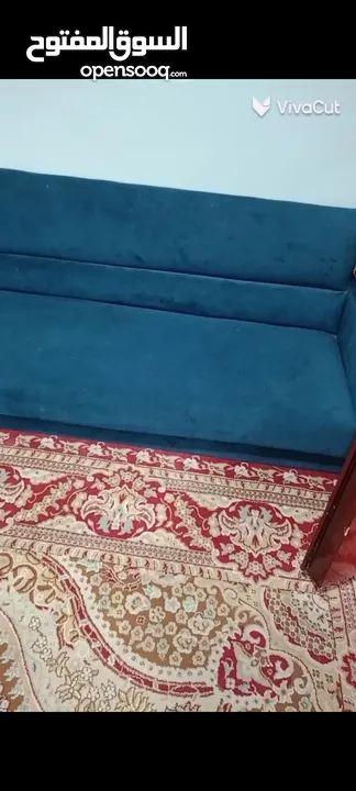 للبيع كنبات ارضيه وكراسي