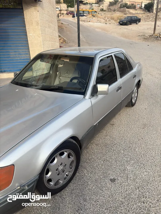 مرسيدس بطه E200 W124 موديل 1985 محوله 1995 للبيع