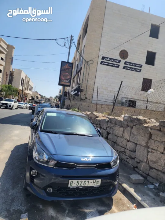 سياره اصل شركه ومعها كفاله3 سنوات