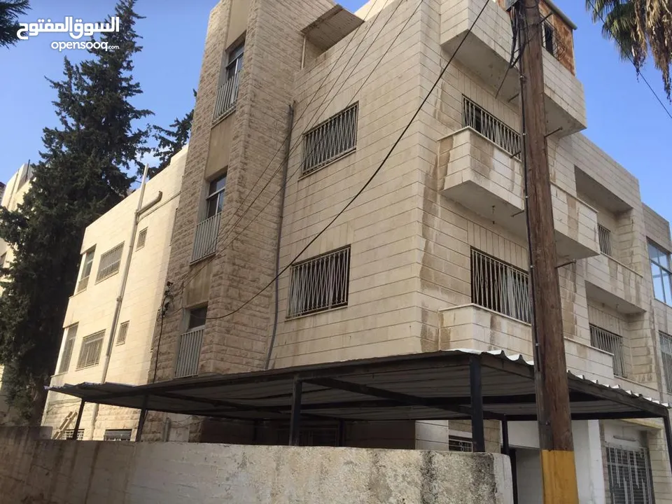 عمارة للبيع في منطقة حيوية في الشميساني، تصلح لعدة مشاريع استثمارية