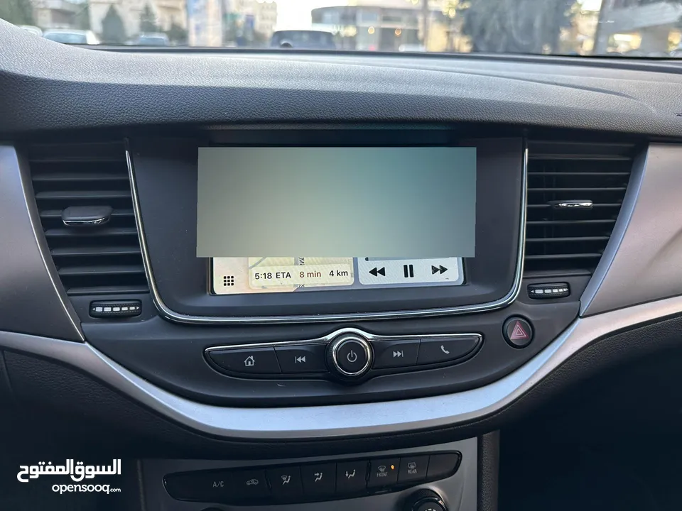 Opel Astra 1.5L Turbo, Touch Screen with Apple CarPlay