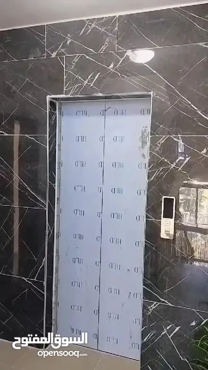 شقة سوبر ديلوكس جديدة البناء  بيتونيا مساحة 200م2  بجانب مسجد سيف الدين موقع سكني هادئ ومتميز