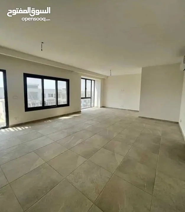 للبيع شقة متشطبة بالكامل ارضي بجاردن في sodic east بالقاهرة الجديدة