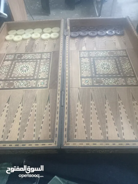 طاولة زهر تحفة للبيع مع شطرنج بنفس ا المستعجل