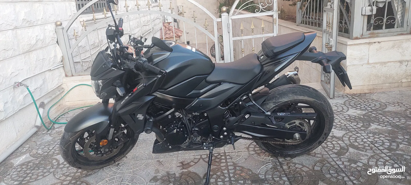 سوزوكي GSX-S750 AMO