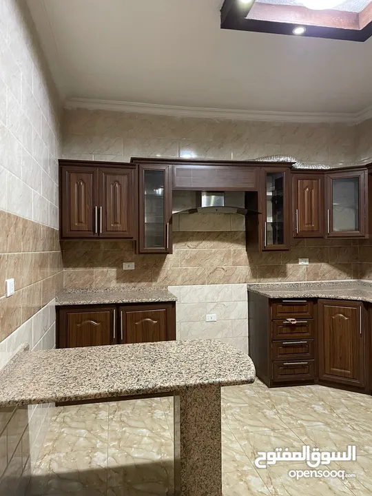 شقة مميزه للبيع في طبربور شارع الحج  قريب من بيت معان بسعر مغري 52000