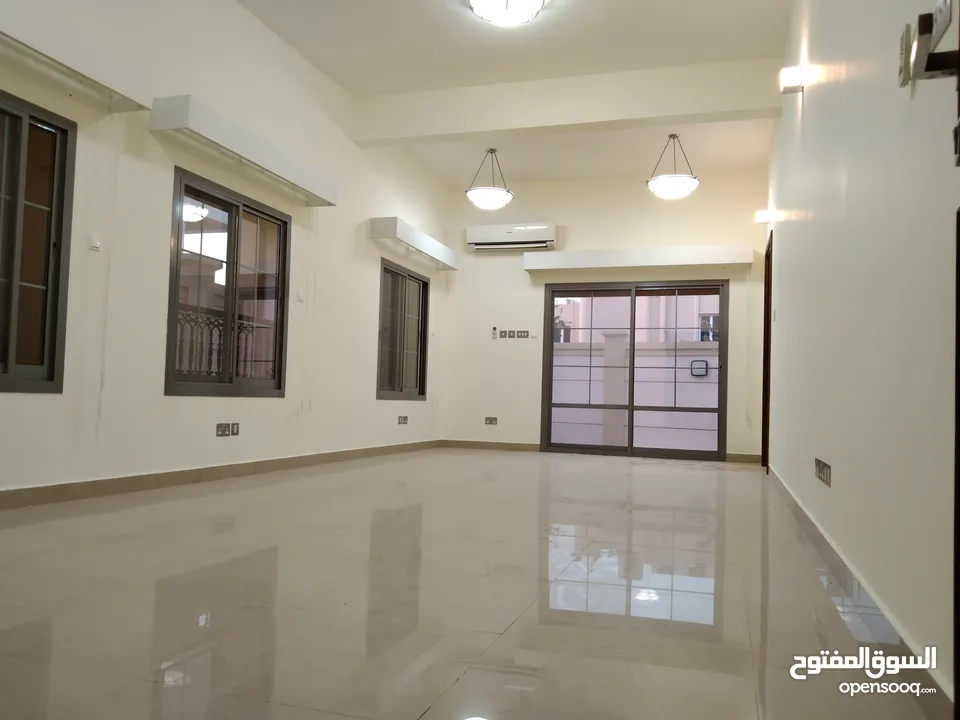 3Me3-Luxurious 5BHK Villa for rent in Madinat S.Qabous near British School