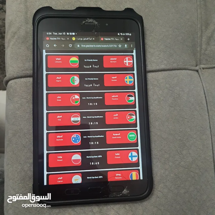 تابلت 64 جيجا تخزين و 4 رام  شغال بدون مشاكل التتش مشعور لكن شغال و القلم بيشتغل بركبله خط و ذاكره