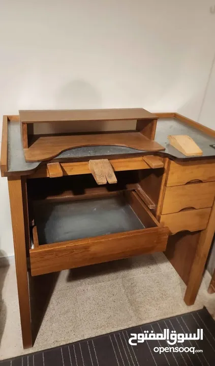 Jewelry Making bench/desk مكتب صنع المجوهرات