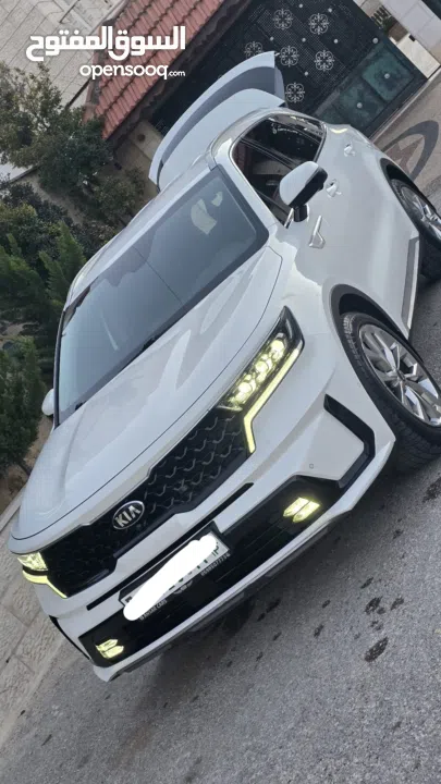 كيا سورنتو  فل الفل ما عدا فتحه الجب بصلاه ع النبي بالكرتونه