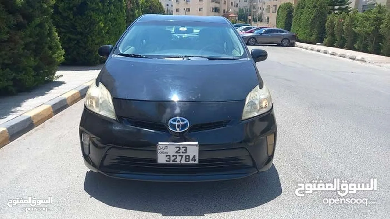 تويوتا بريوس لون اسود ملوكي 2014 فحص 3 جيد بسعر مغري قابل للبدل