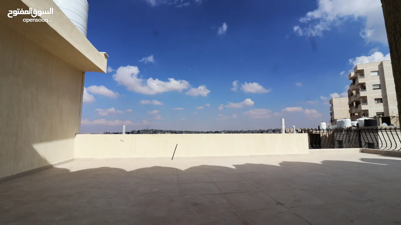شقة ط. اخير مع روف في صويلح حي الإرسال 235م اطلالة دائمة نظام دوبلكس معها ترس 100م  في حي الإرسال