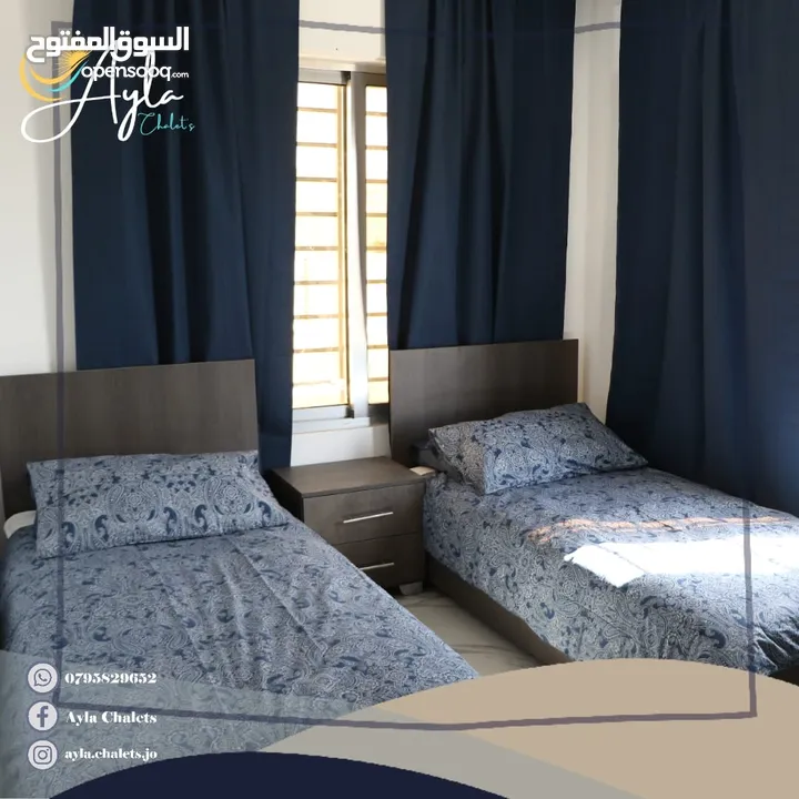 شاليهين اثنين  على ارض 4 دونم للبيع و غرفة للحارس  و مستودع. المشروع مفروش كامل و عمر البناء سنة