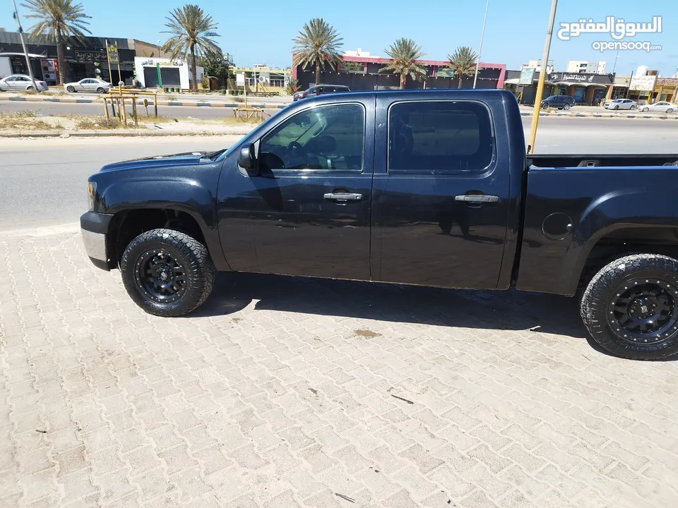 GMC SIERRA دفع رباعي