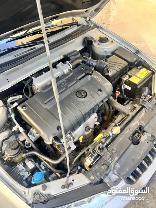 هيونداي افانتي xd 2005 اتومتيك للبيع بحال الوكاله  توب نظافهً