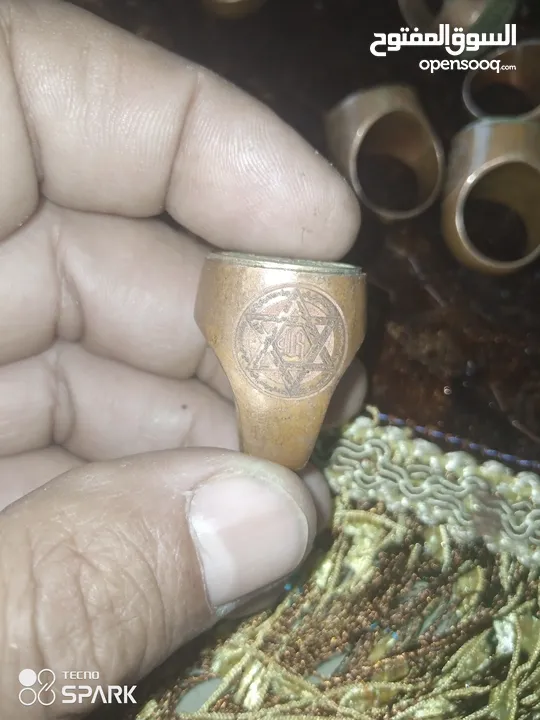 السلام عليكم خواتم نحاس قديم منقوشه  الخاتم الياقوت في زئبق من الداخل فرصه للهواه التسليم في الاردن