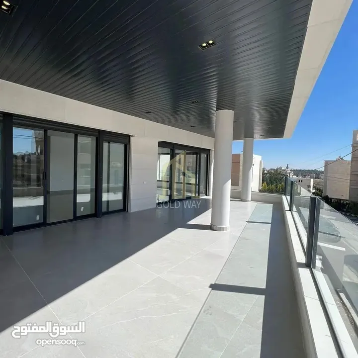في أجمل مناطق طريق المطار خلف المدارس العالميه شقة أرضيه 290م بتشطيب راقي/ ref 9493