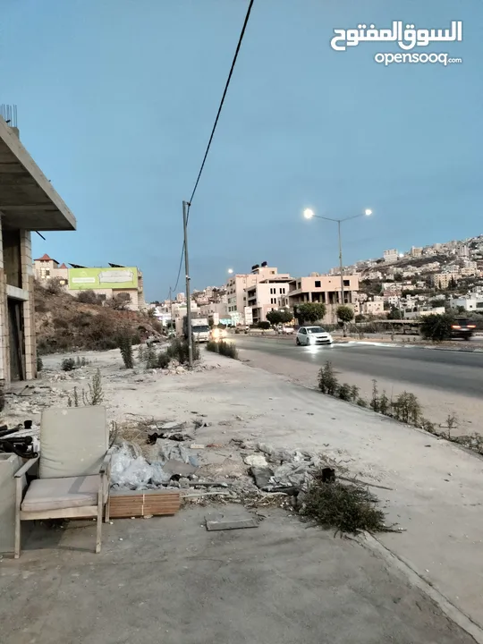 محلات للايجار يصلح معارض مفروشات على شارع بيت ايبا الرئيسي