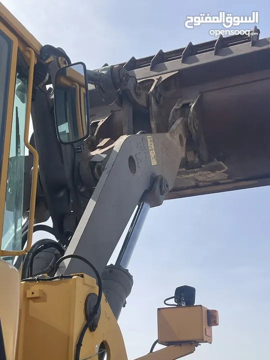 جرافات عدد 2  Volvo F180 +Volvo E180
