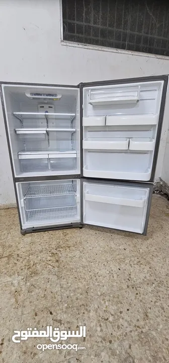 ثلاجة  LG حجم كبير للبيع بحالة ممتازه