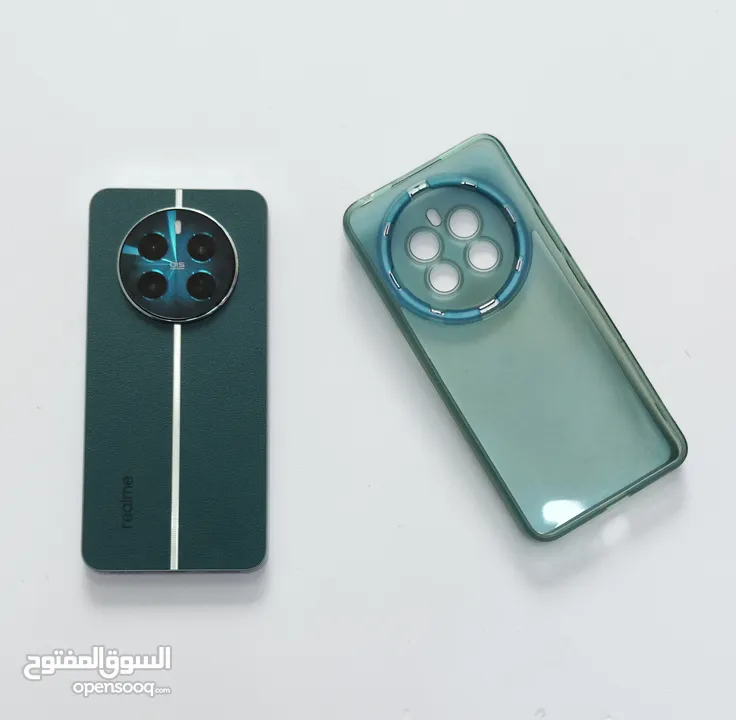 جديد ونضيف  ملحقاته موجوده سعره 200 الف بي مجال بسيط مكفول من كلشيrealme 12+ 5G