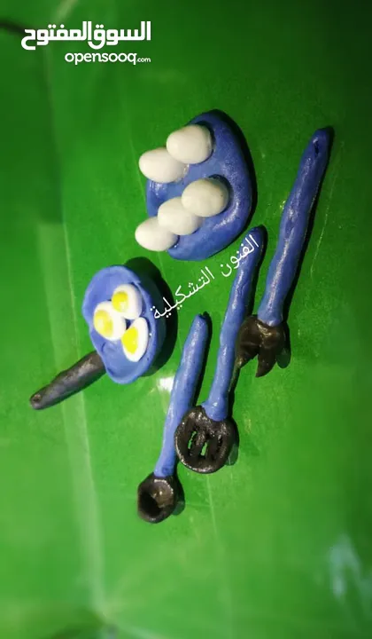 مجسم بيت خشبي"عمل يدوي"من الصلصال / المعجون مع عرباية من الخشب عرض خاص فقط 25 دينار بدلاً من 50دينار