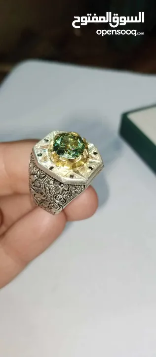مجموعه خواتم فضة مشكلة  اكثر من 30 خاتم عيارات الفضة 925 و 990 و 1000 خواتم مع شهادات صياغات مشكلة