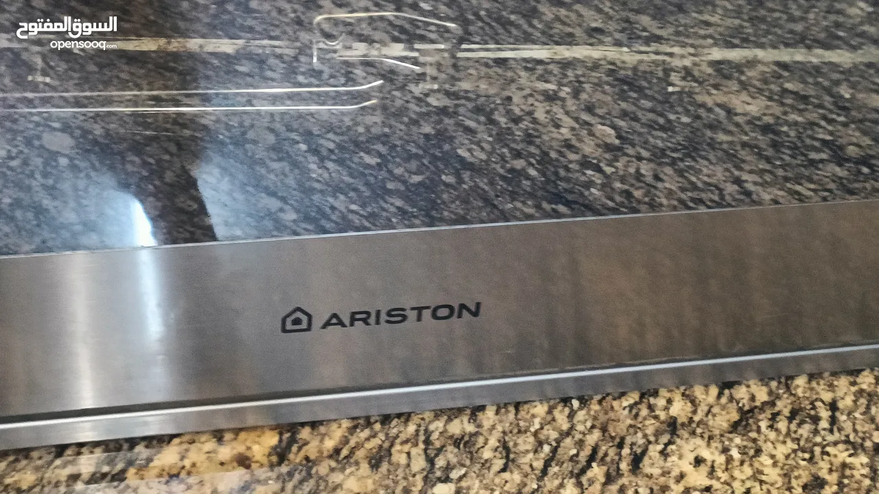 فرن كهربائي مع غاز ماركة (Ariston) ستنلستيل بحالة الوكالة (إيطالي اصلي) مقاس (90×60)