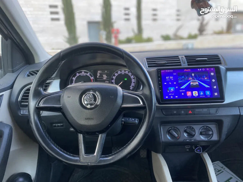 سكودا فابيا مميزة جداً .. اوتوماتيك .. داخلية لون بيج مميزة .. الشكل الجديد