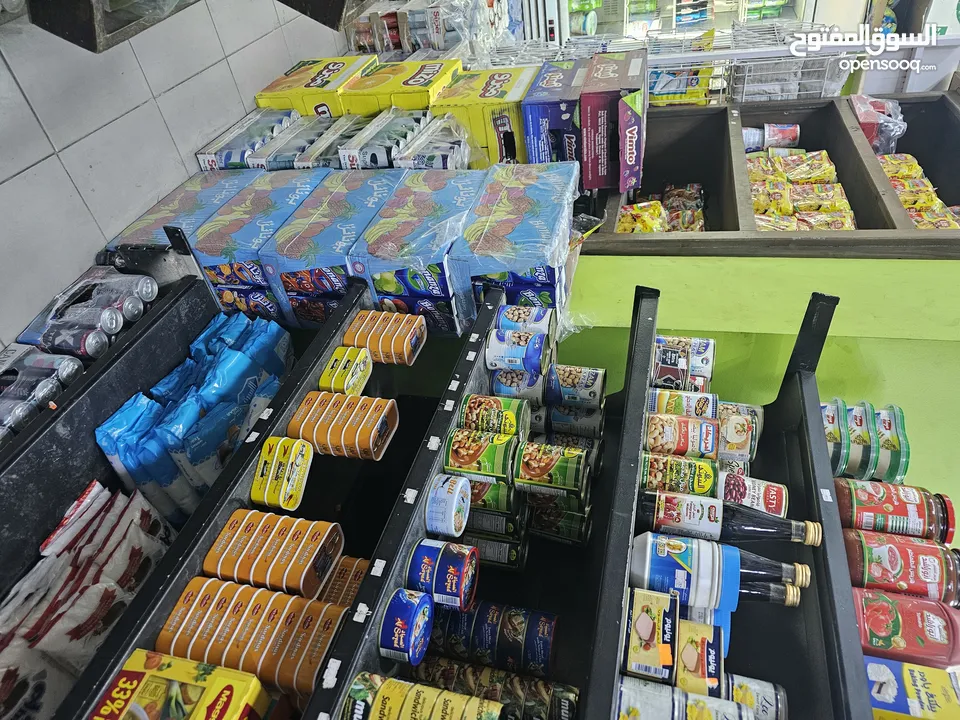 سوبر ماركت مع قهوة داخل كازية للبيع بكامل المعدات والبضاعة