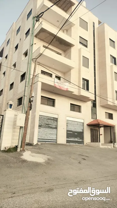 محلان جديدان للبيع بمساحة 105 م2  رام الله  بيتونيا ، بجانب مسجد سيف الدين بناء وتشطيب جديد