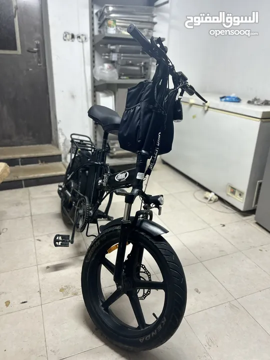 بسكليت كهربائية BMX 2024 – بطارية 48V، موتور 250W، قابلة للطوي، مع طاقية وشاحن