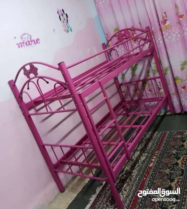 تخت  طابقين حديد ثقيل متوفر الوان اسود وابيض وزهري فقط