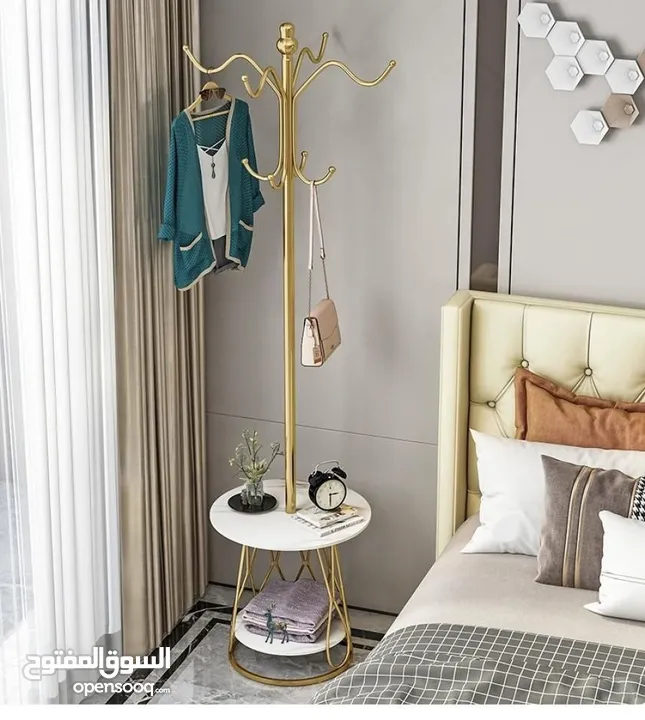 ستاند تعليق مع طاولة جانبية – قطعة فخمة تغيّر شكل غرفتك بالكامل!