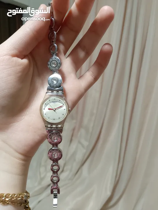 ساعة سواتش نسائية لون فضي نوديل راقي وناعم