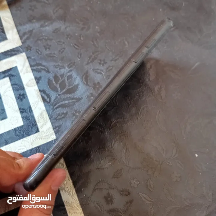 هاتفين شغالين بشكل ممتاز للبيع بسعر 30