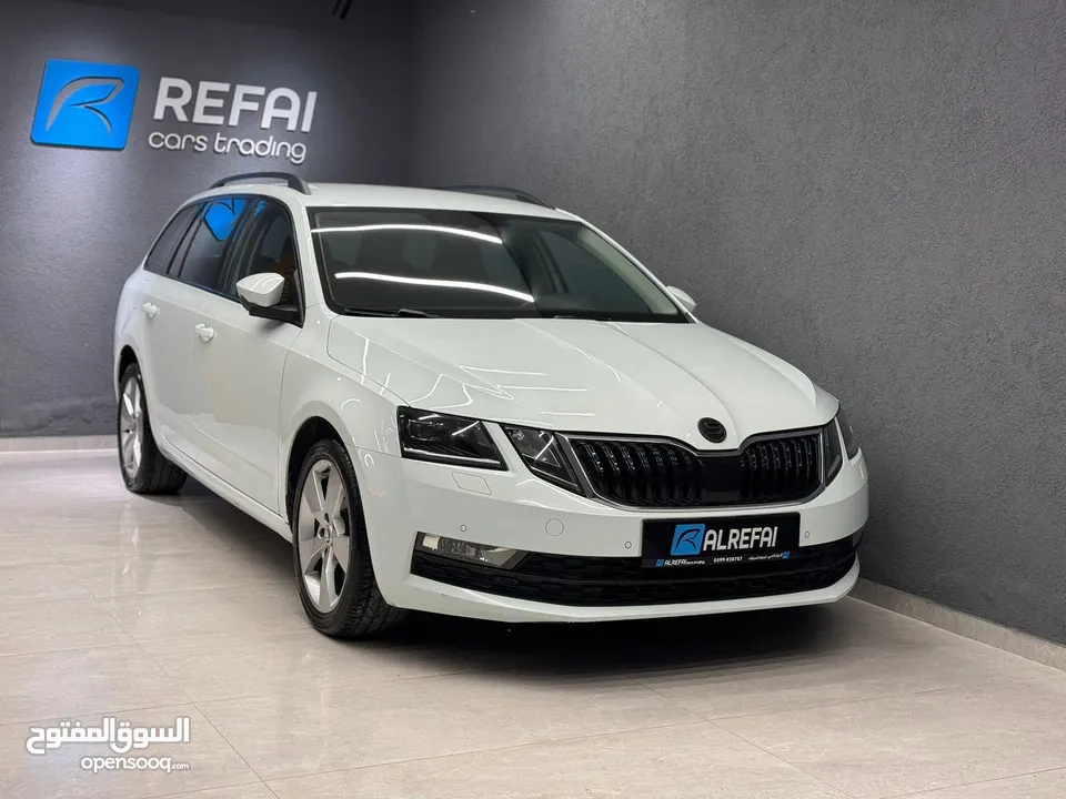 Skoda Octavia station