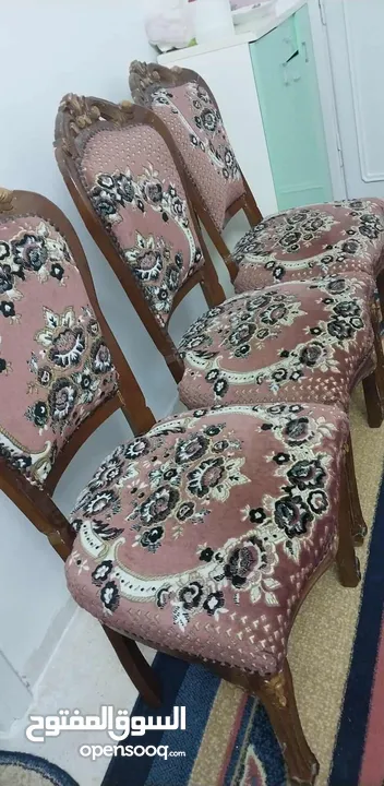 طقم عرفة ضيوف للبيع حفر خشب ثقيل بحالة جيد جدا