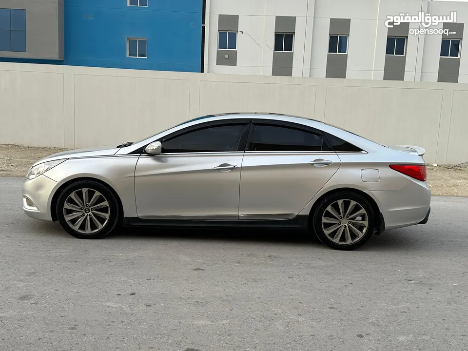 Hyundai sonata 2.4 model 2012 full option sunroof